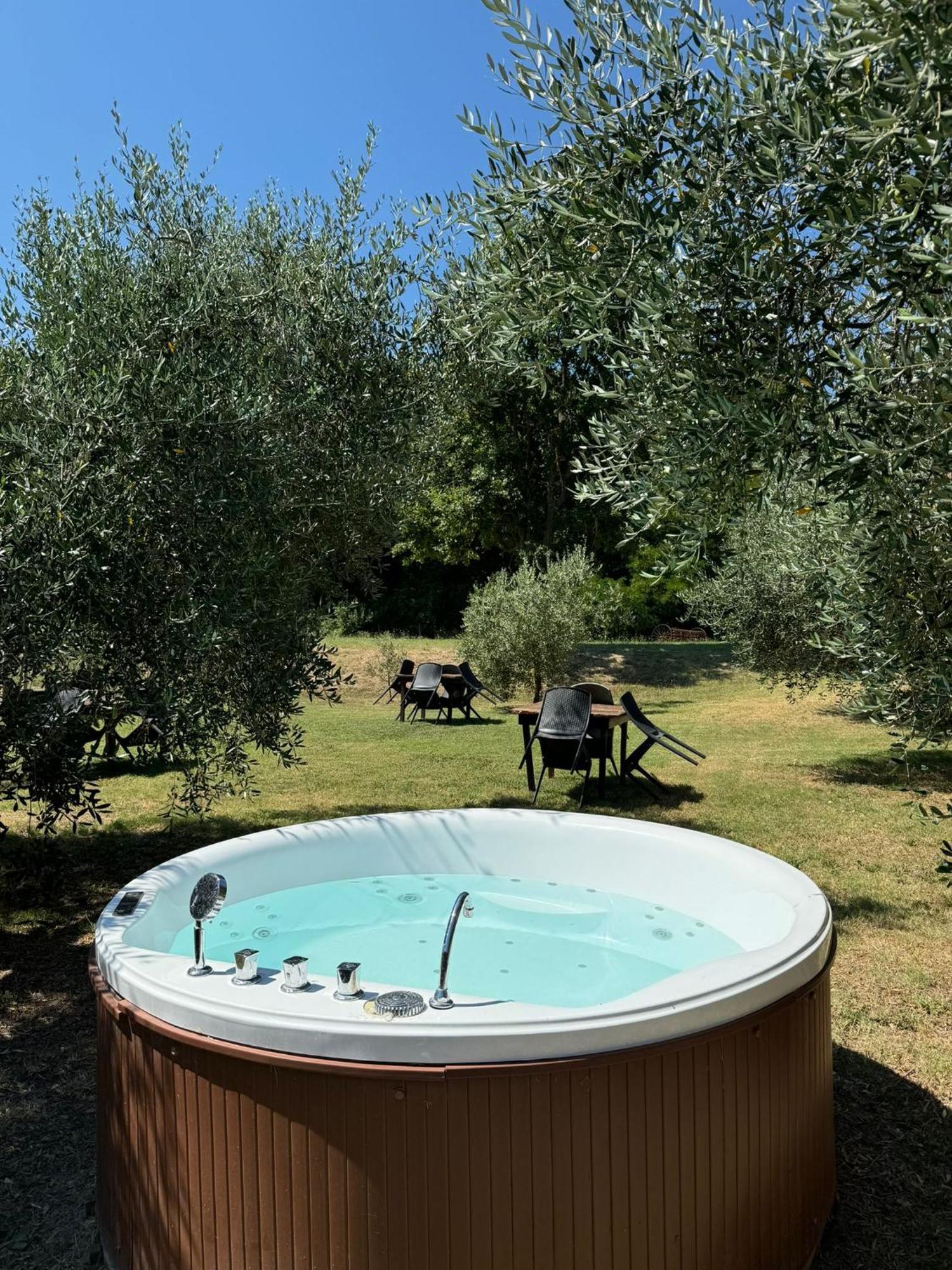 Agriturismo Diffuso Monte Oliveto Maggiore Chiusure エクステリア 写真
